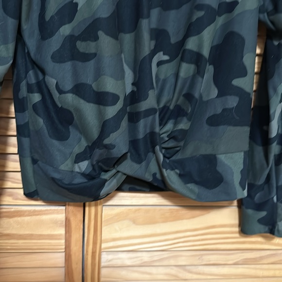 Women’s Camo Active Top - Picture 2 of 4
